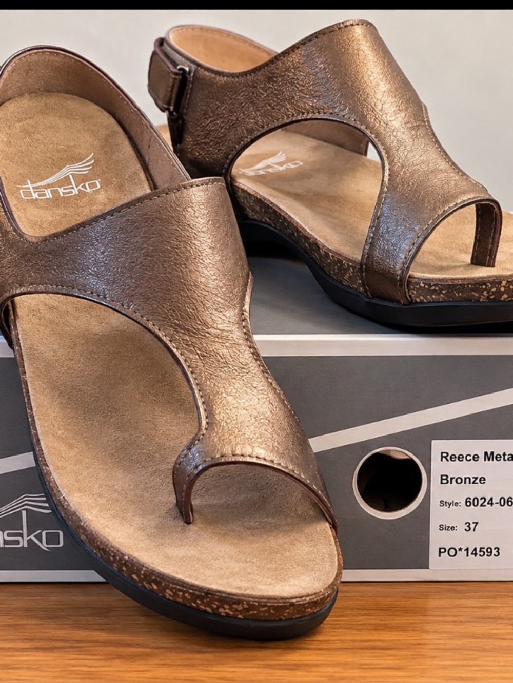 NIB Dansko Reece Metallic Bronze Sandals Size 37 New, never worn.